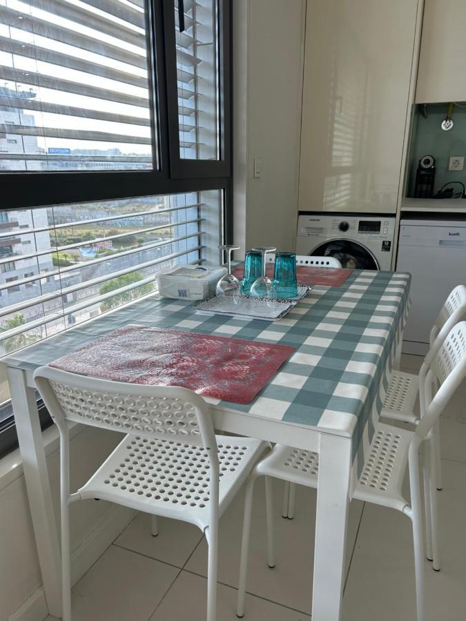 Yingying Apartamento With A Free Parking Space Lisbon Bagian luar foto